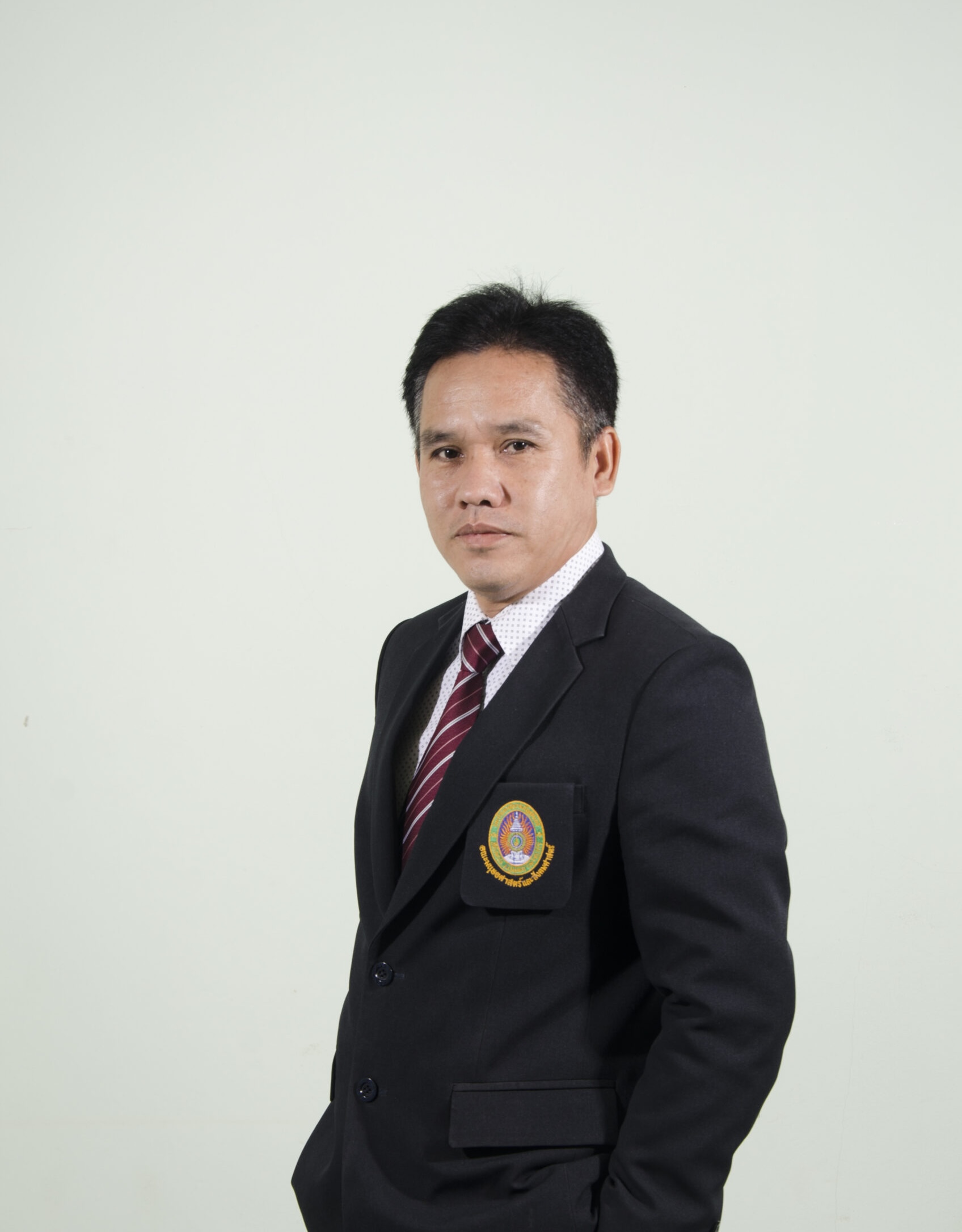 ผู้ช่วยศาสตราจารย์ ดร.พีรวัส อินทวี